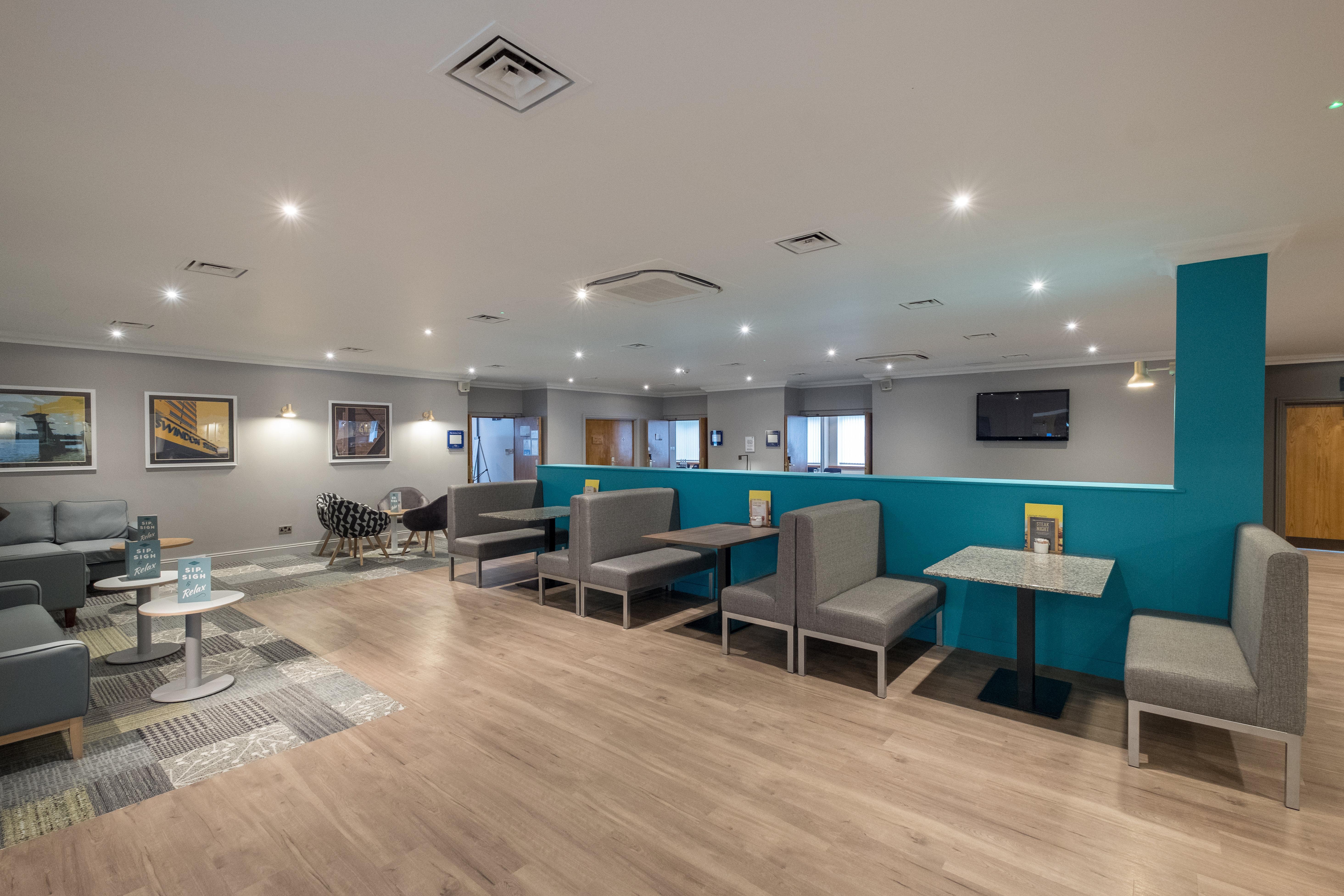 Holiday Inn Swindon By Ihg Екстер'єр фото