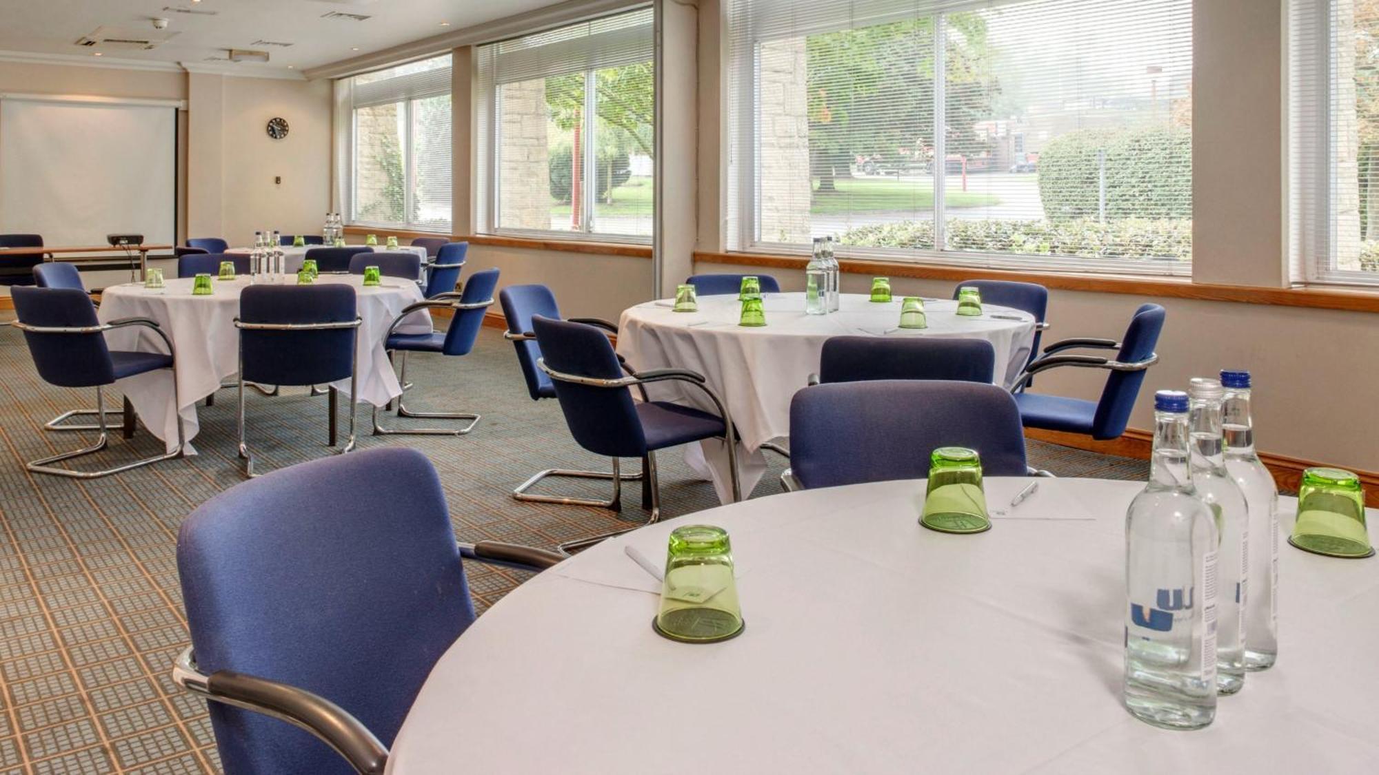 Holiday Inn Swindon By Ihg Екстер'єр фото