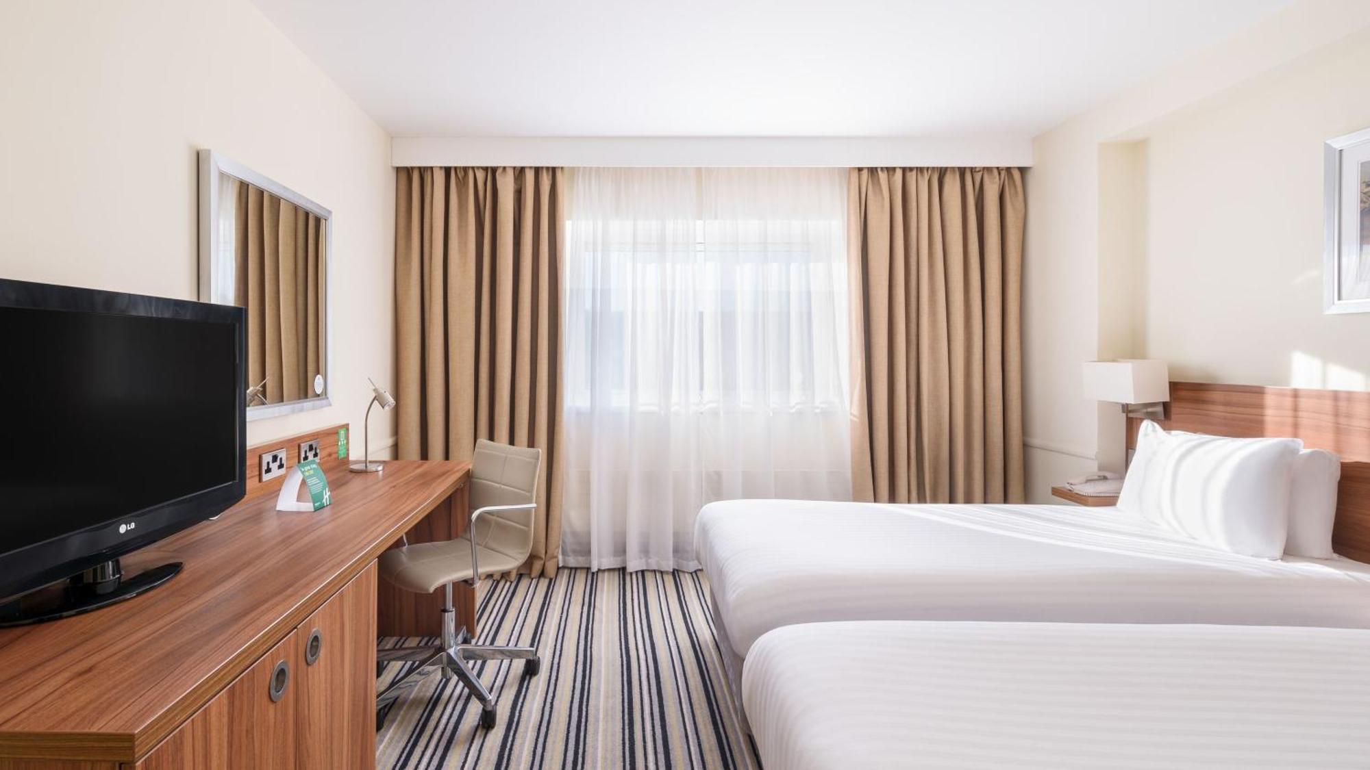 Holiday Inn Swindon By Ihg Екстер'єр фото