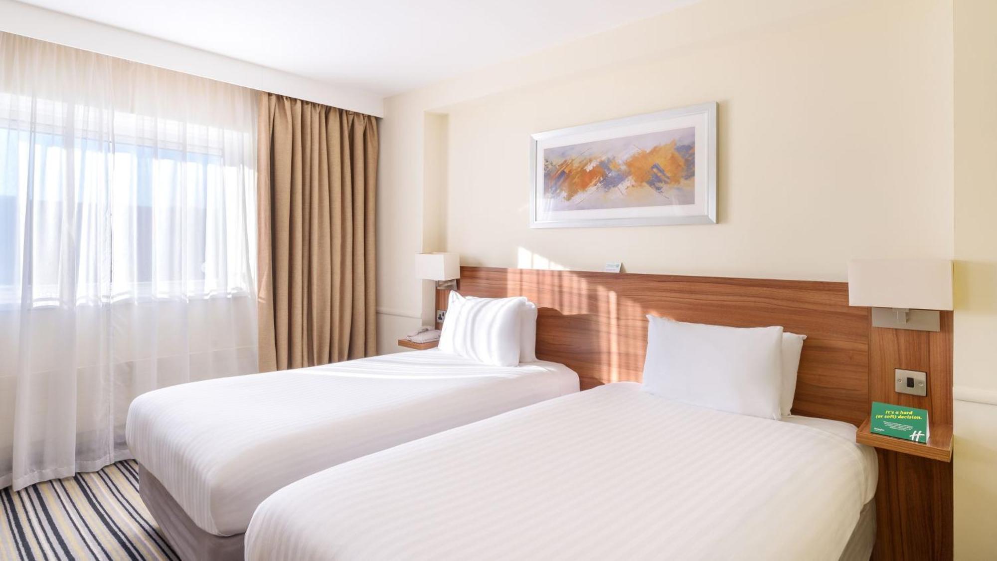 Holiday Inn Swindon By Ihg Екстер'єр фото