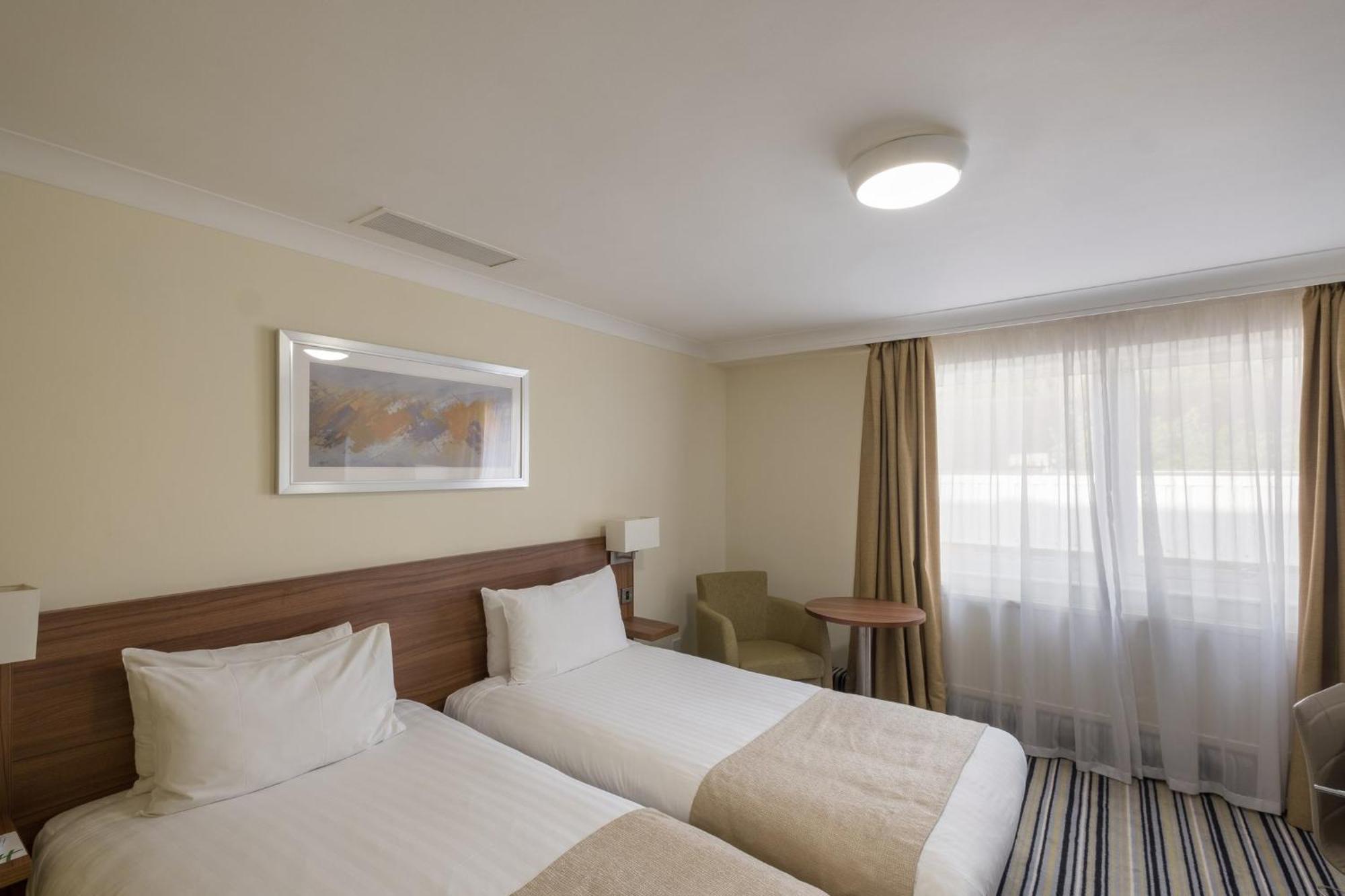 Holiday Inn Swindon By Ihg Екстер'єр фото