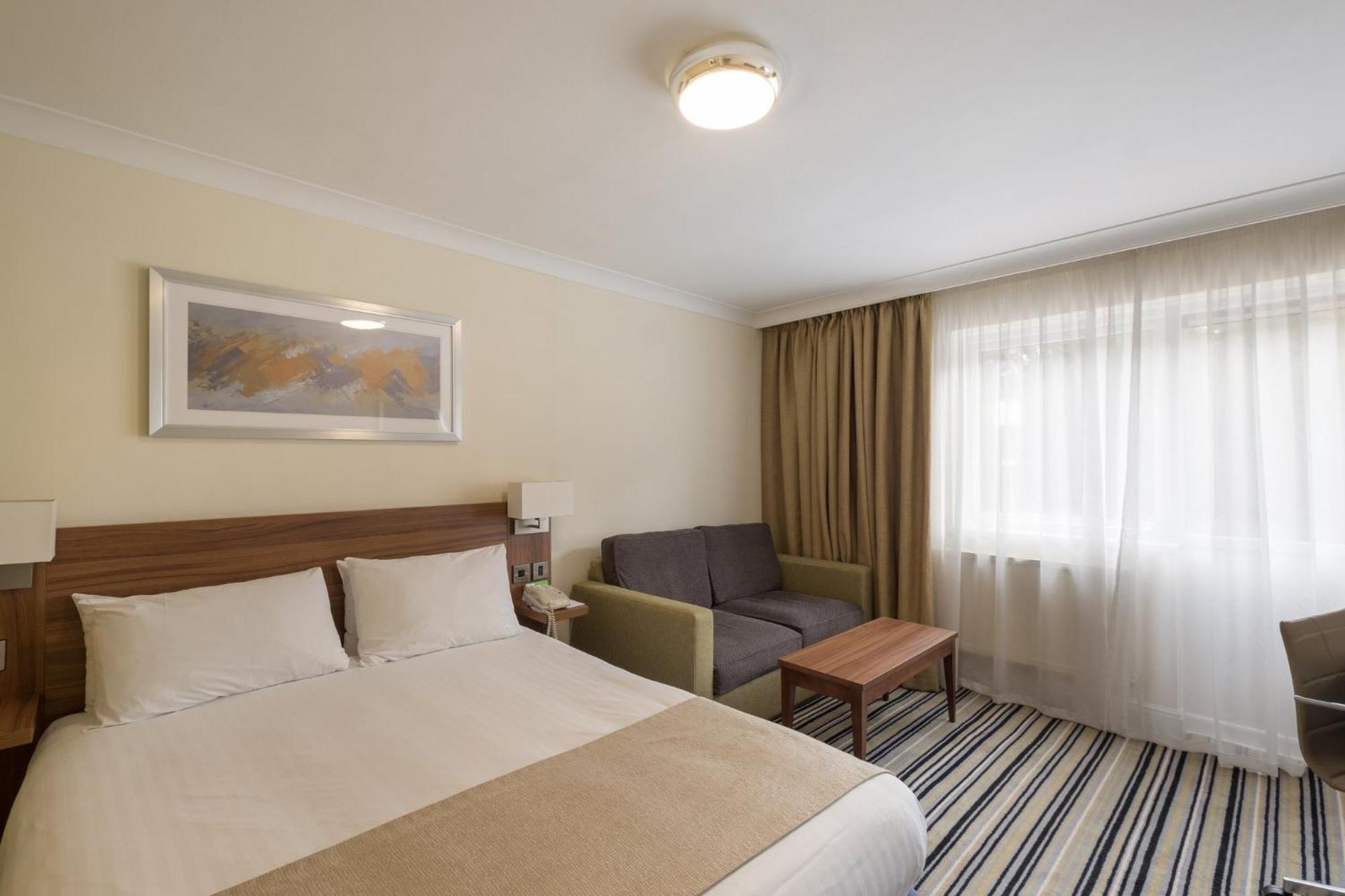 Holiday Inn Swindon By Ihg Екстер'єр фото