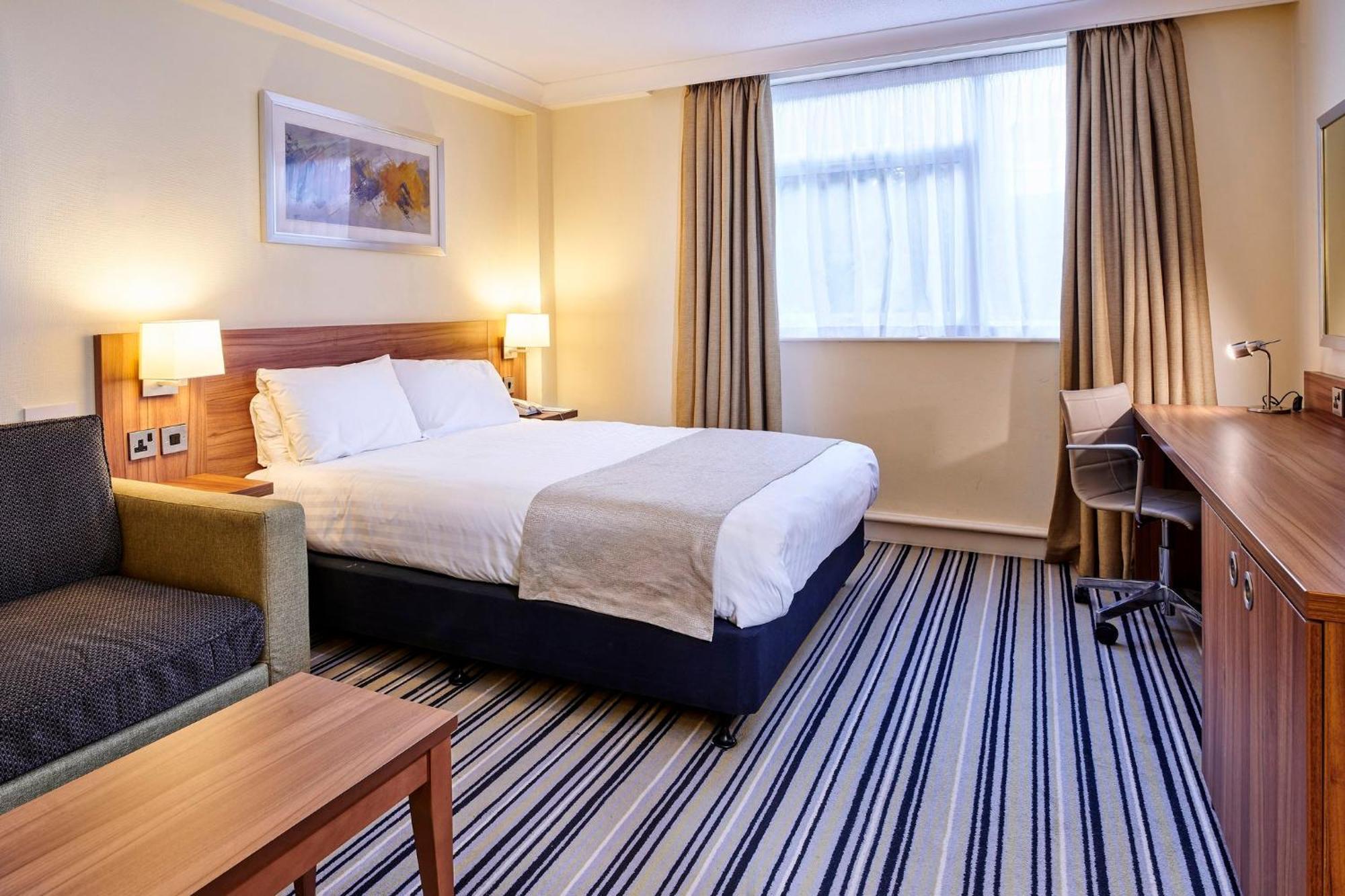Holiday Inn Swindon By Ihg Екстер'єр фото