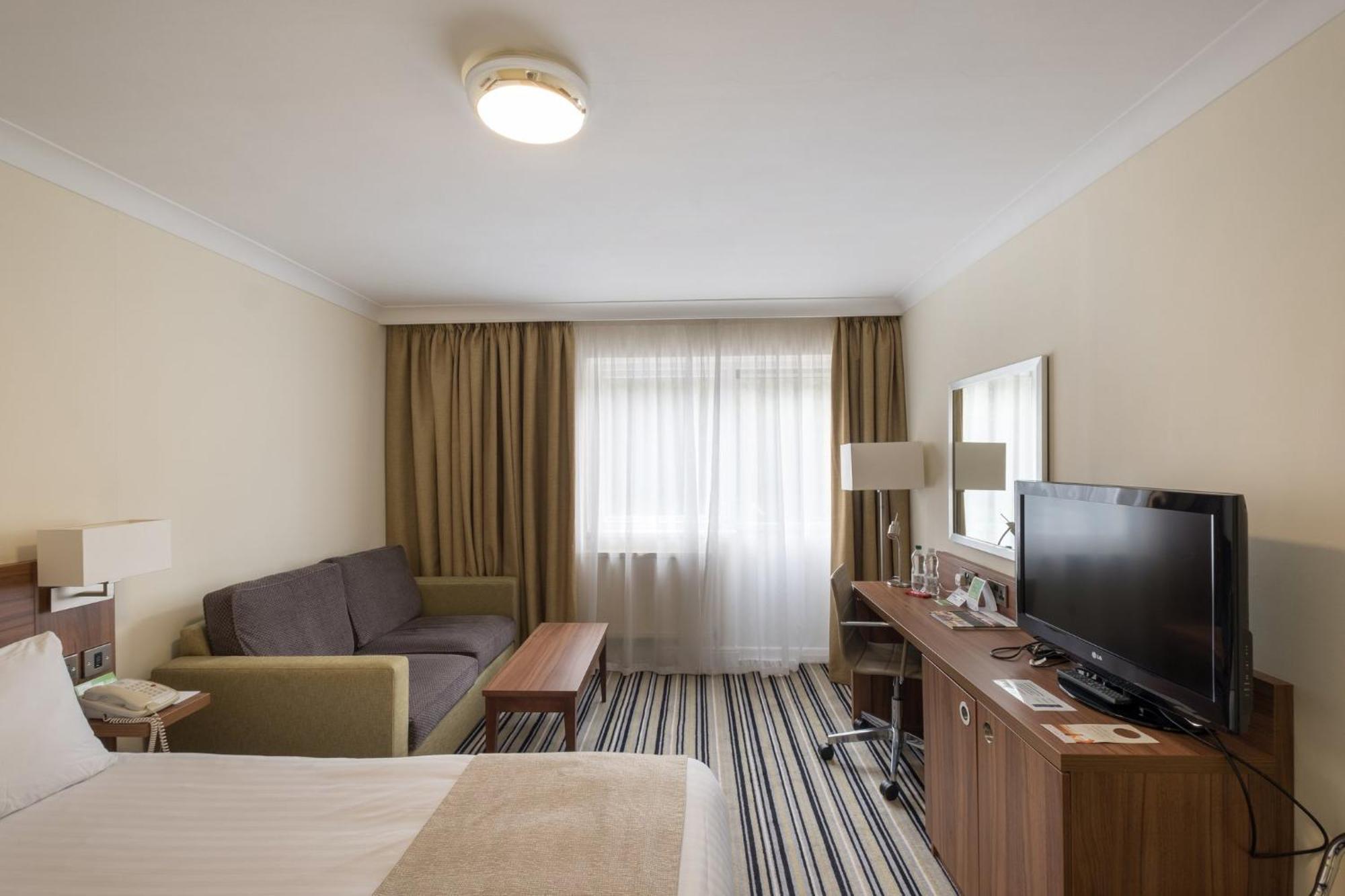 Holiday Inn Swindon By Ihg Екстер'єр фото